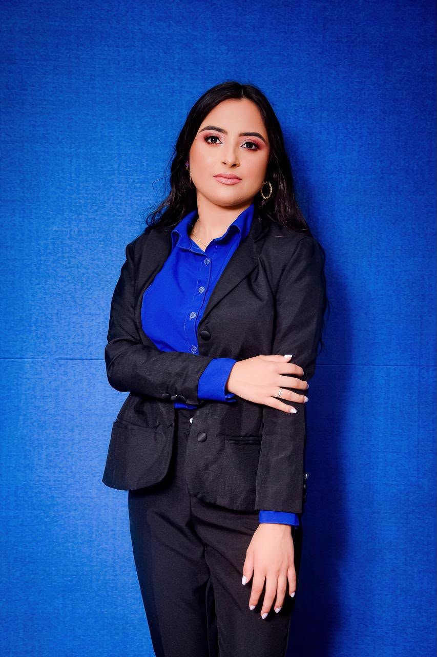 Eduarda — Estagiária
